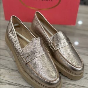 VANELi Kiphy Metallic Loafers Shell Grain Leather Gold Comfort
